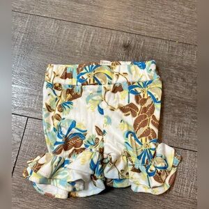 Kate Quinn Blue
Honeysuckle Ruffle
Shorts Size 12-18 months LIKE NEW